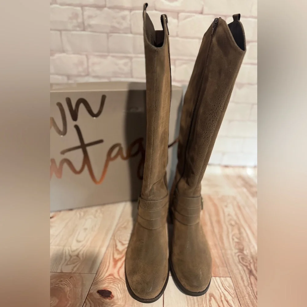 Crown Vintage Brown Knee-High Women's‎ Boots size 8.5 Modern equestrian